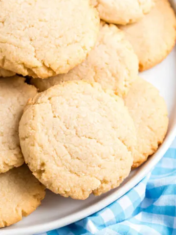 These Keto Shortbread Cookies are buttery, sweet, and have just 5 ingredients! Learn how to make this best gluten free almond flour cookies with this easy recipe. And dip them in melted sugar free chocolate for more flavor!