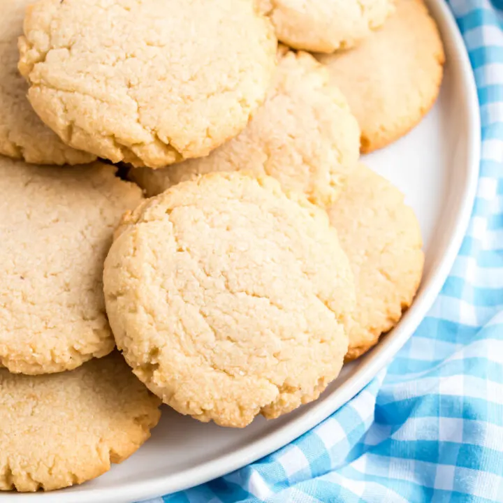 These Keto Shortbread Cookies are buttery, sweet, and have just 5 ingredients! Learn how to make this best gluten free almond flour cookies with this easy recipe. And dip them in melted sugar free chocolate for more flavor!