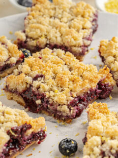 cropped-berry-crumble-bar-served.jpg